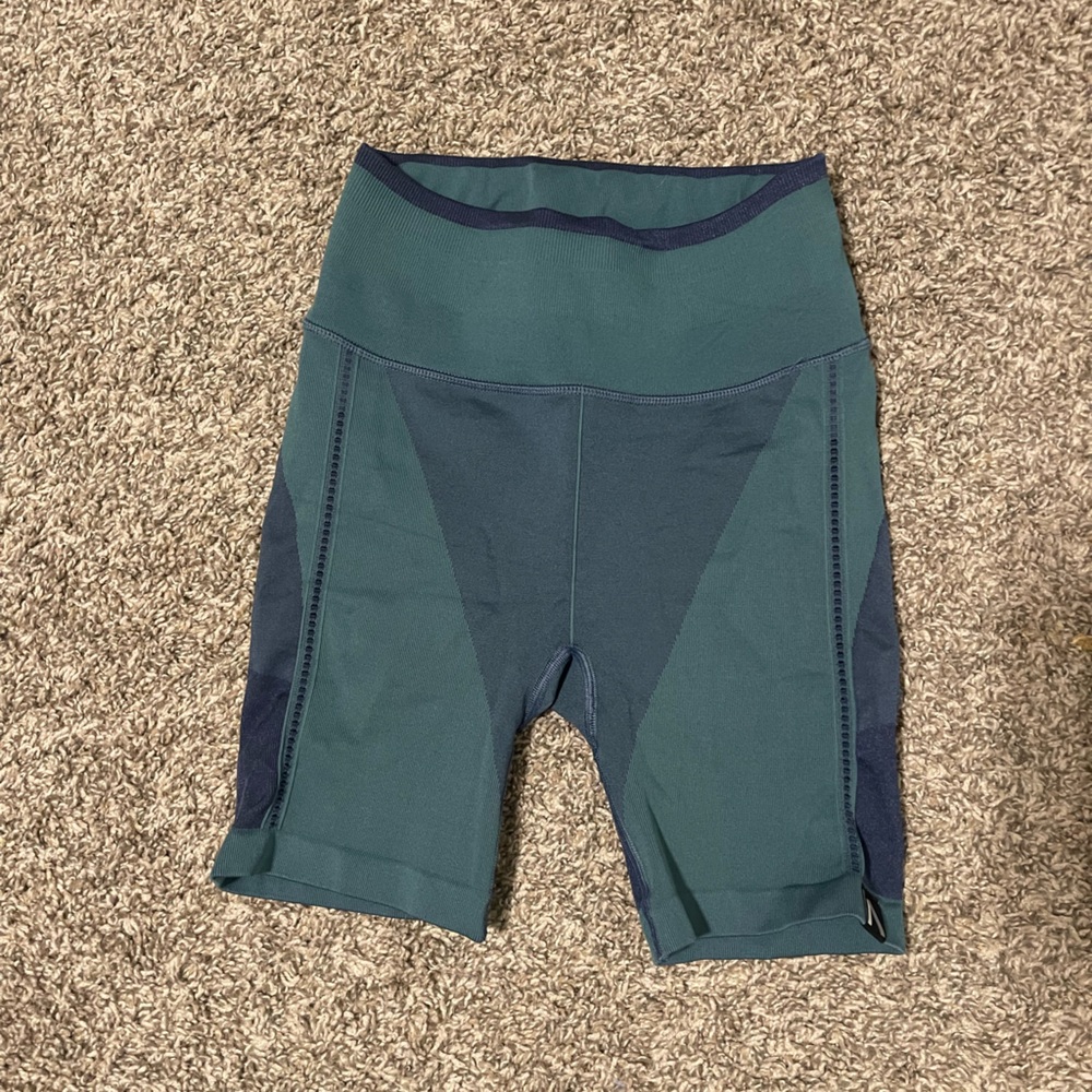 Athleta shorts M